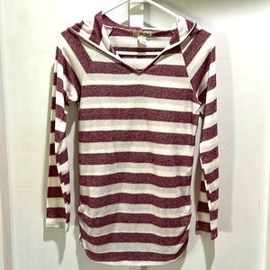 Maternity lightweight hooded shirt. Size large.